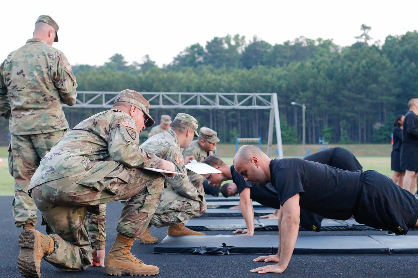 Trening i przygotowanie fizyczne do służby wojskowej